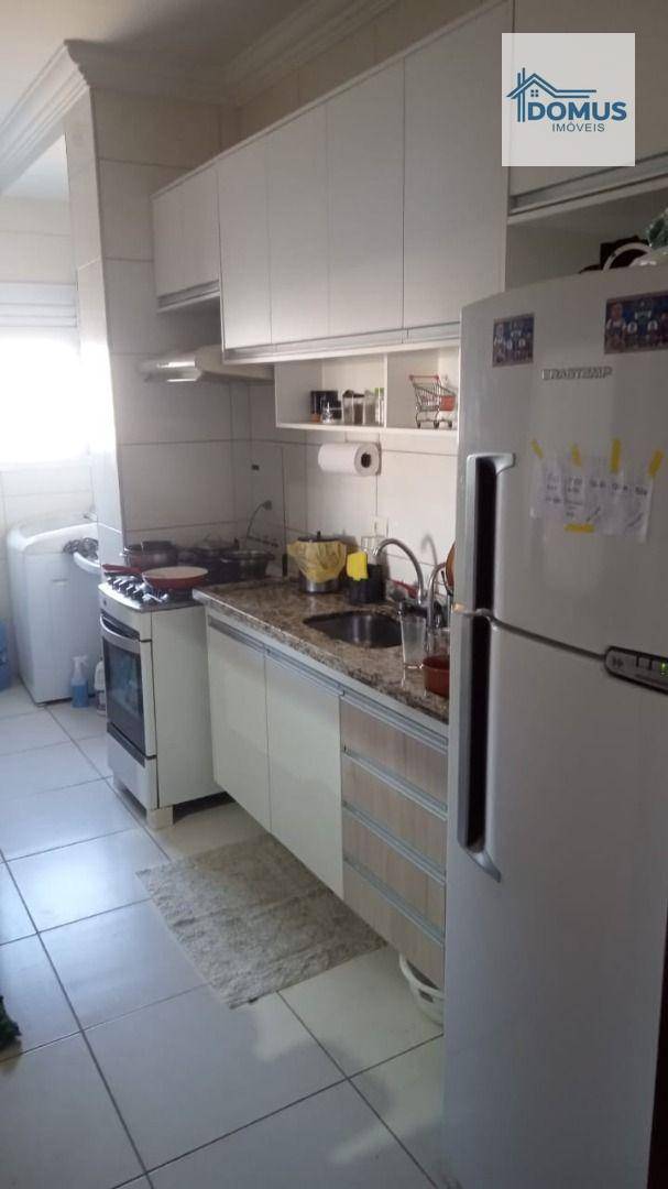 Apartamento à venda com 2 quartos, 68m² - Foto 4