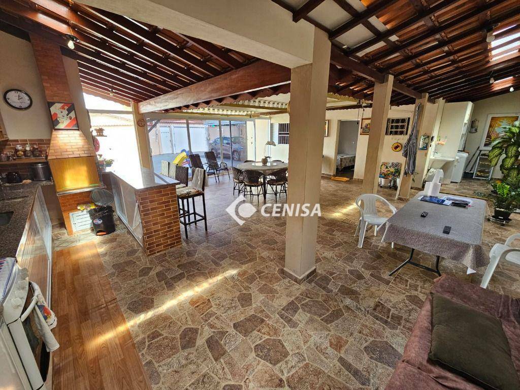 Casa à venda com 2 quartos, 179m² - Foto 2