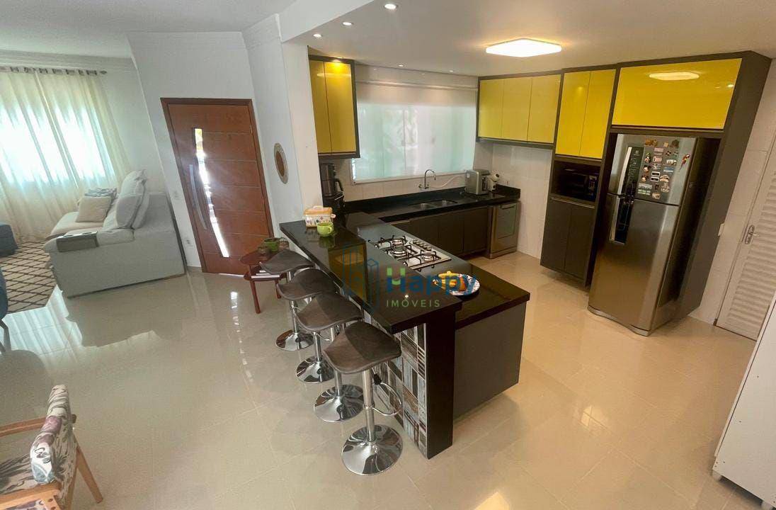 Casa de Condomínio à venda com 3 quartos, 220m² - Foto 3