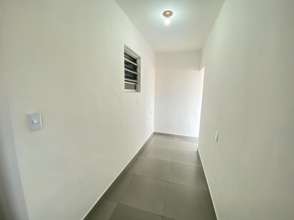 Casa para alugar com 3 quartos, 90m² - Foto 22