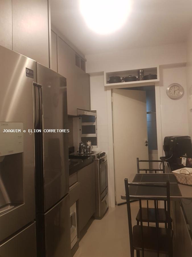 Apartamento à venda com 2 quartos, 76m² - Foto 11