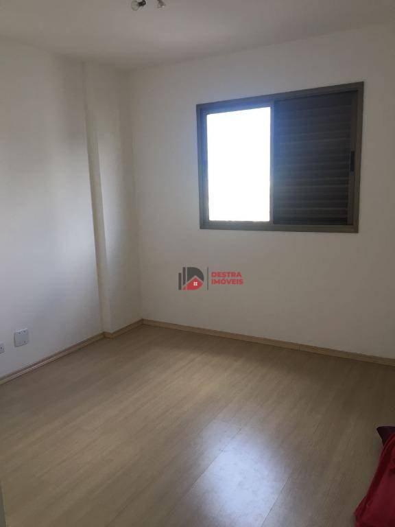 Apartamento à venda com 2 quartos, 65m² - Foto 2