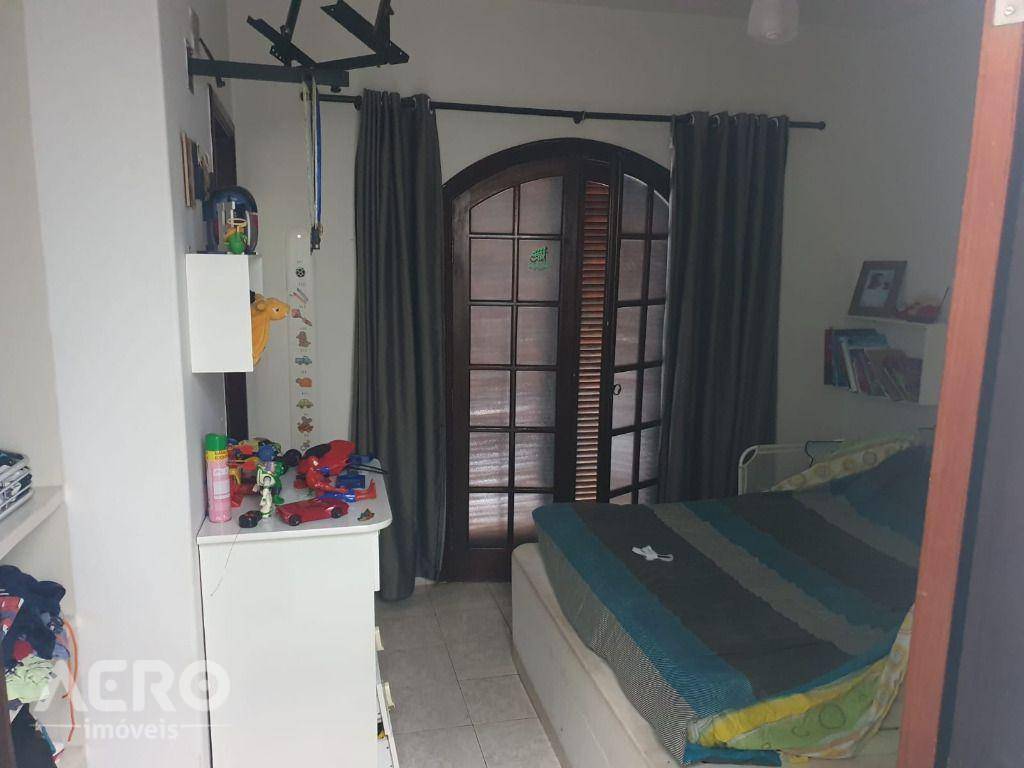 Chácara à venda com 4 quartos, 590m² - Foto 18