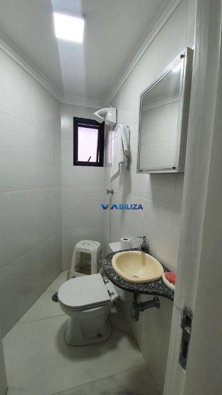 Apartamento à venda com 4 quartos, 240m² - Foto 17