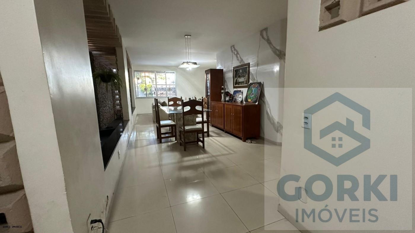 Casa à venda com 4 quartos, 128m² - Foto 12