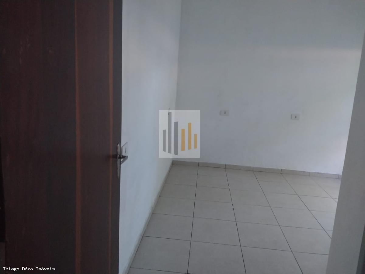 Casa para alugar com 1 quarto, 30m² - Foto 19