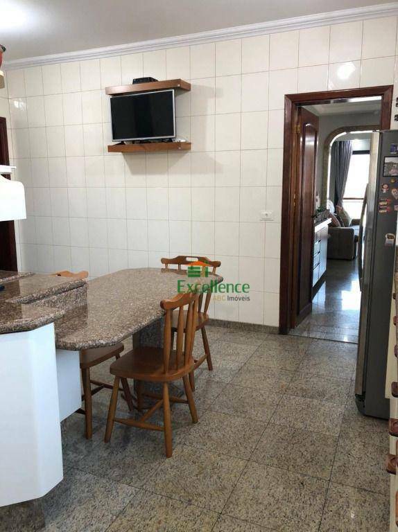 Apartamento à venda com 4 quartos, 228m² - Foto 19