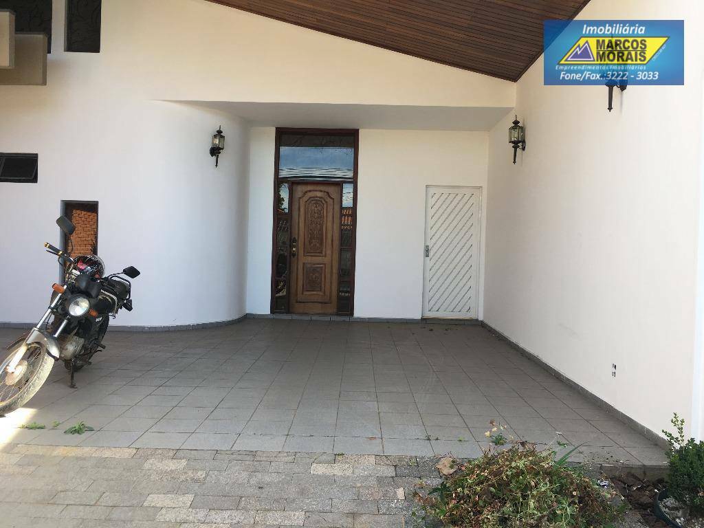 Casa à venda com 3 quartos, 328m² - Foto 5