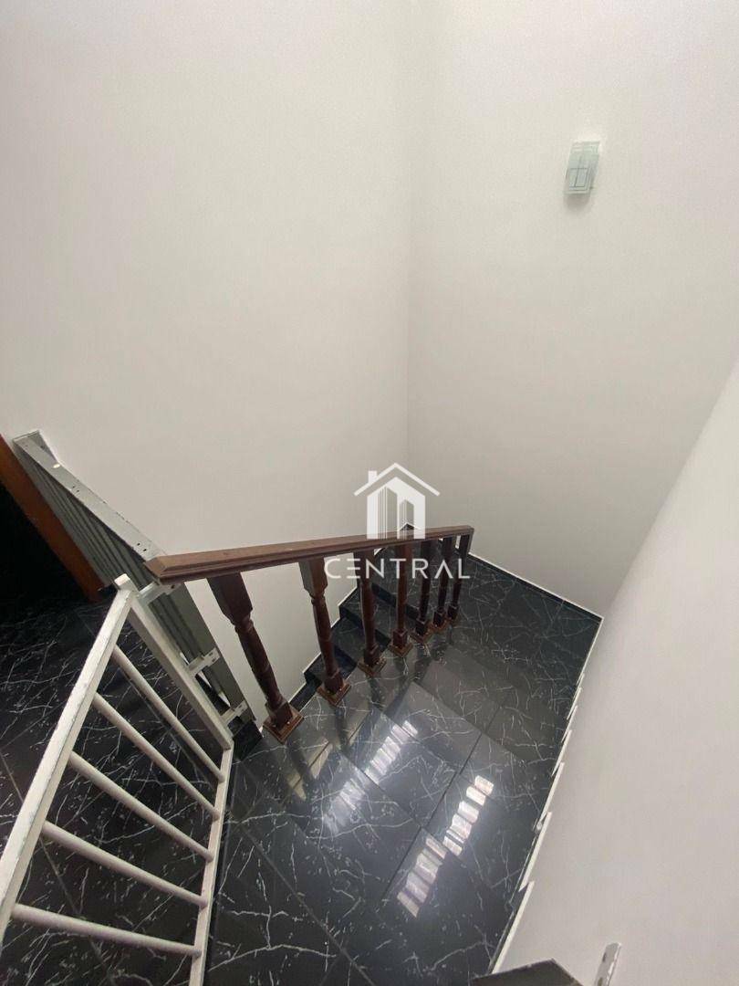 Casa para alugar com 4 quartos, 285m² - Foto 16