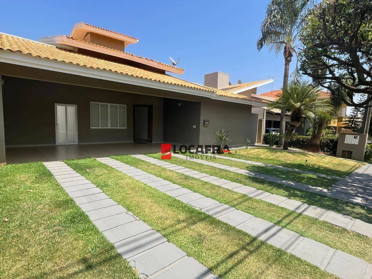 Casa de Condomínio para alugar com 3 quartos, 259m² - Foto 3