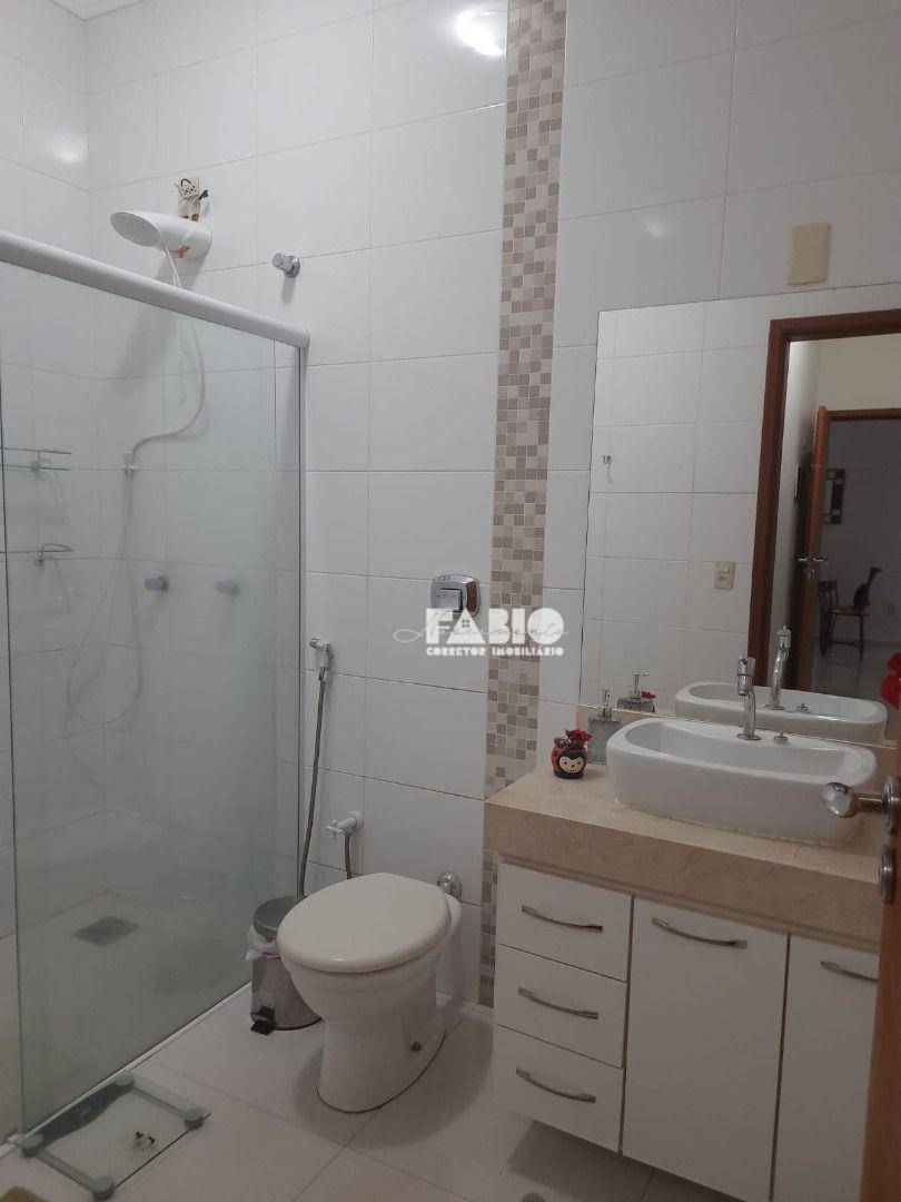 Casa de Condomínio à venda com 3 quartos, 150m² - Foto 2