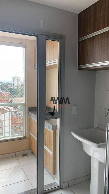 Apartamento à venda com 3 quartos, 74m² - Foto 2