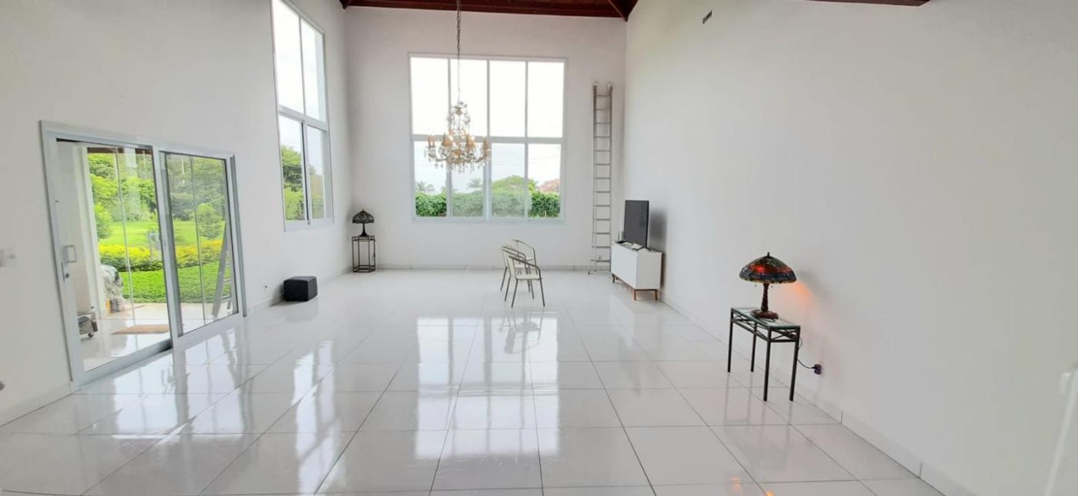 Casa de Condomínio à venda com 4 quartos, 363m² - Foto 1