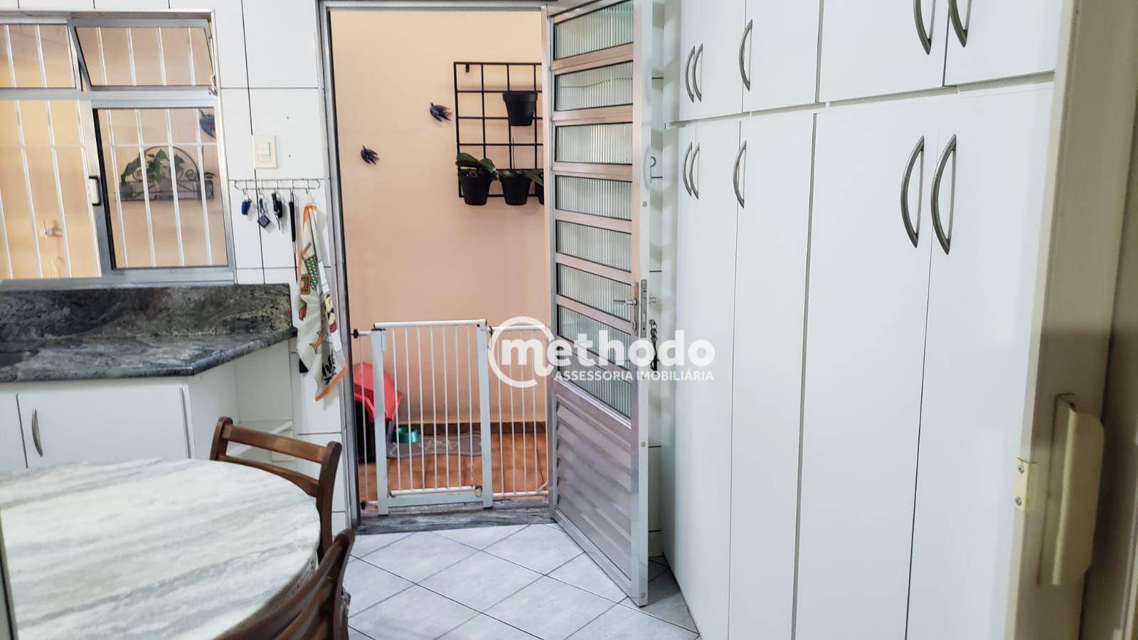 Casa à venda com 4 quartos, 205m² - Foto 33