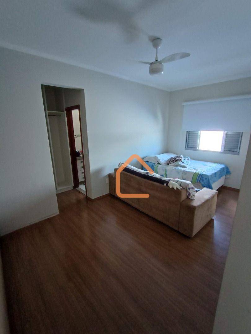 Apartamento para alugar com 3 quartos, 150m² - Foto 13