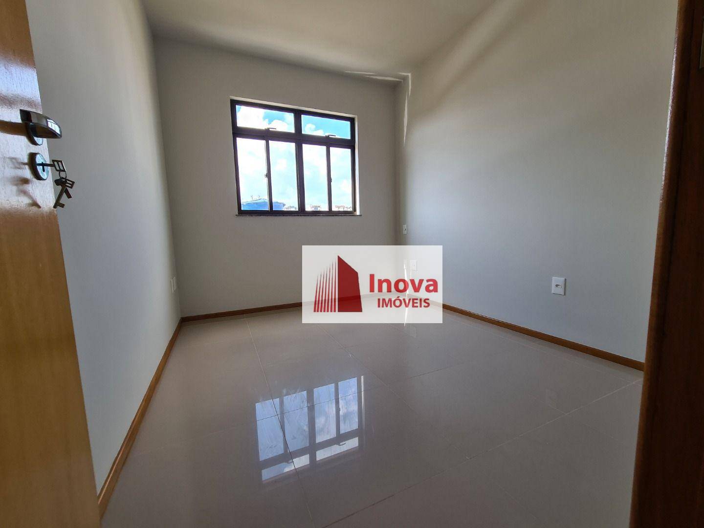 Apartamento à venda com 2 quartos, 75m² - Foto 9