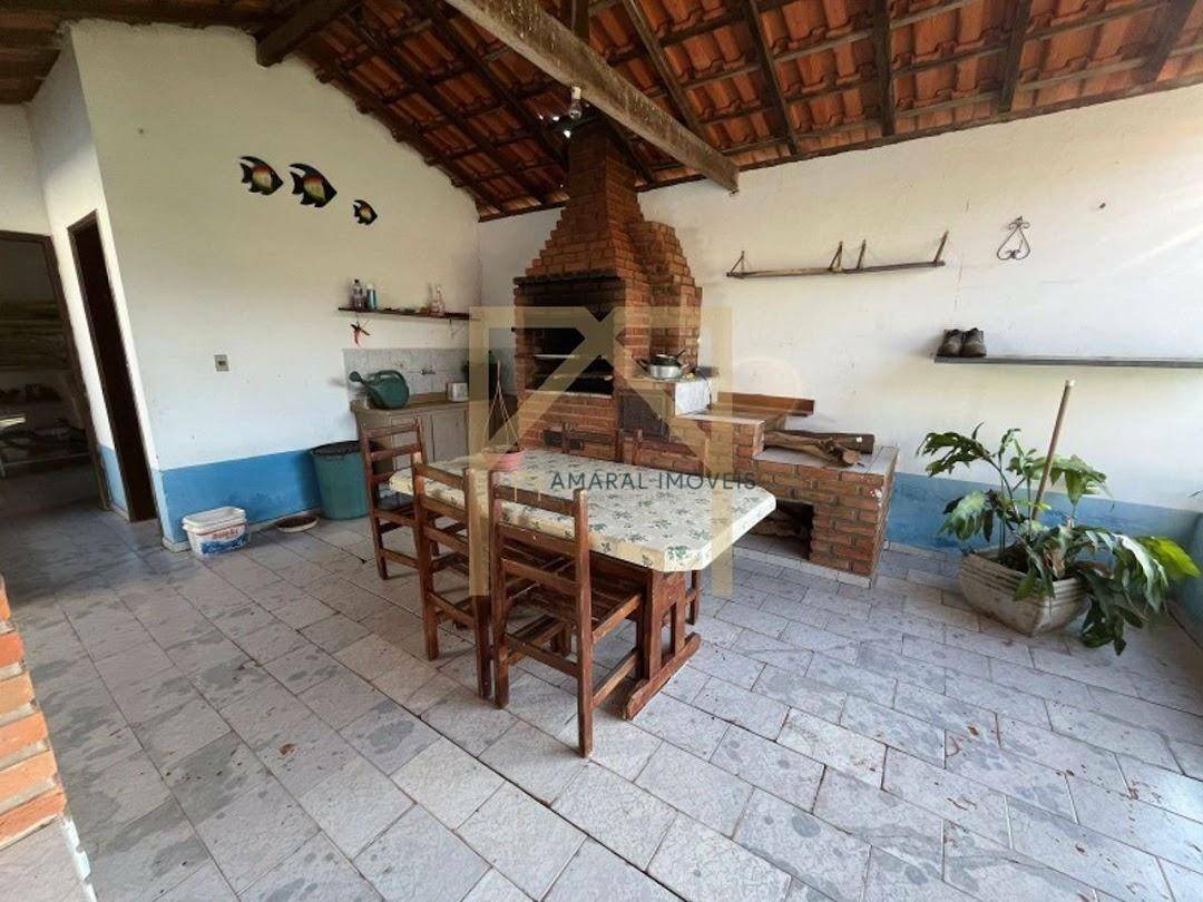 Chácara à venda com 3 quartos, 200m² - Foto 3