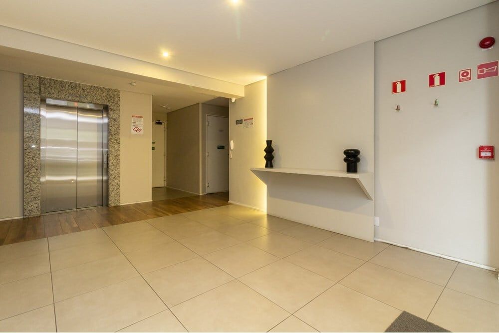 Apartamento à venda com 1 quarto, 30m² - Foto 2