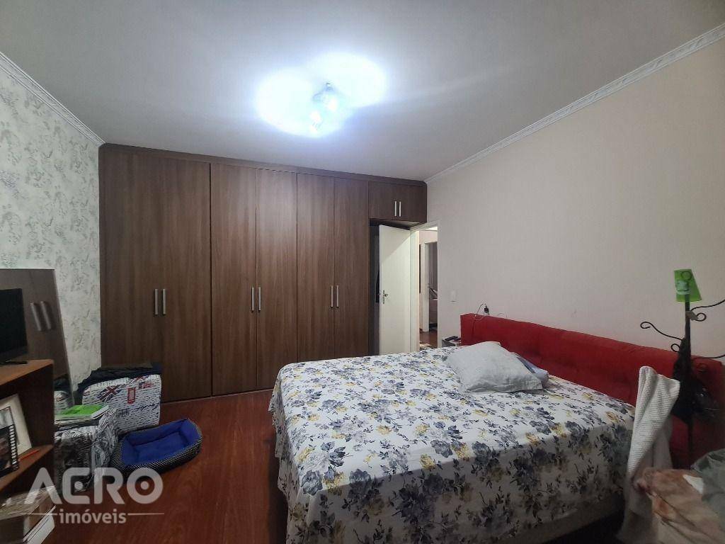 Casa à venda com 3 quartos, 210m² - Foto 18