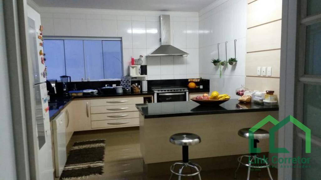 Casa de Condomínio à venda com 5 quartos, 343m² - Foto 3