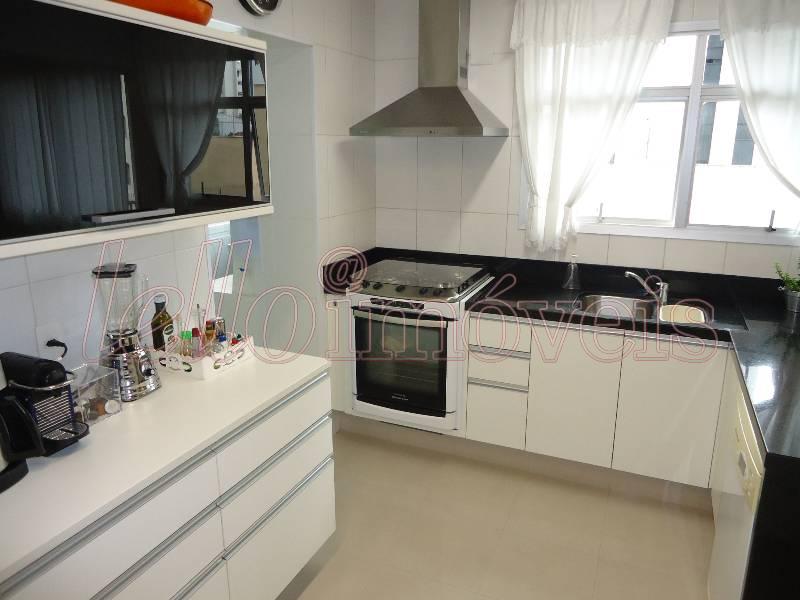 Apartamento à venda com 3 quartos, 200m² - Foto 9