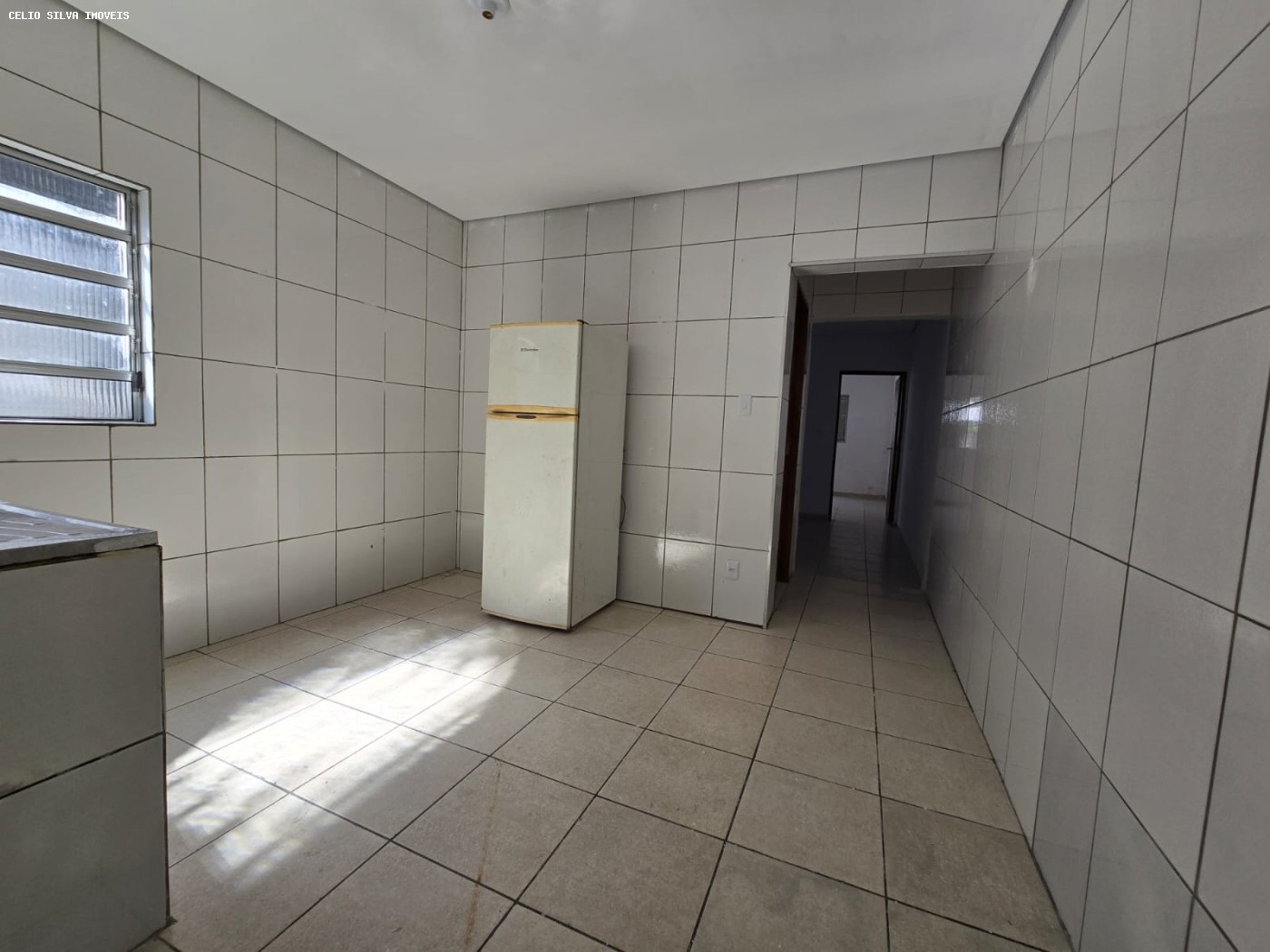 Casa à venda com 2 quartos, 70m² - Foto 4