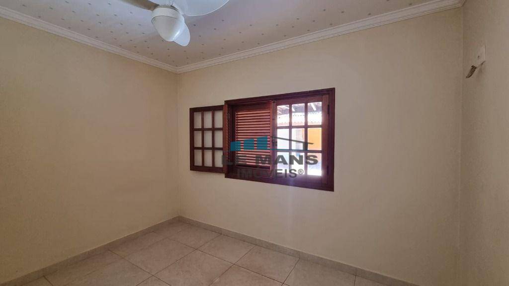 Casa à venda com 3 quartos, 220m² - Foto 29