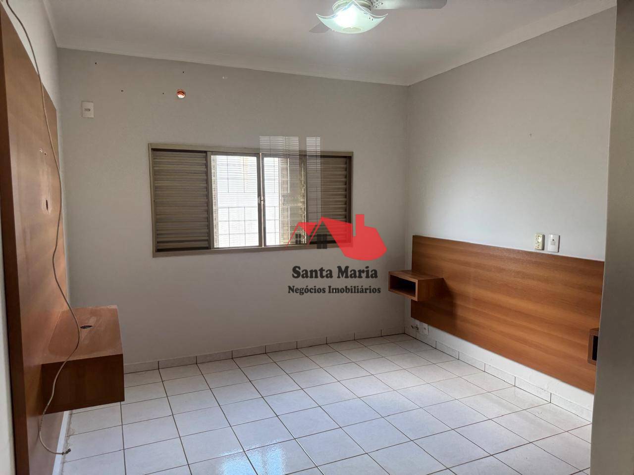 Casa à venda e aluguel com 3 quartos, 200m² - Foto 7