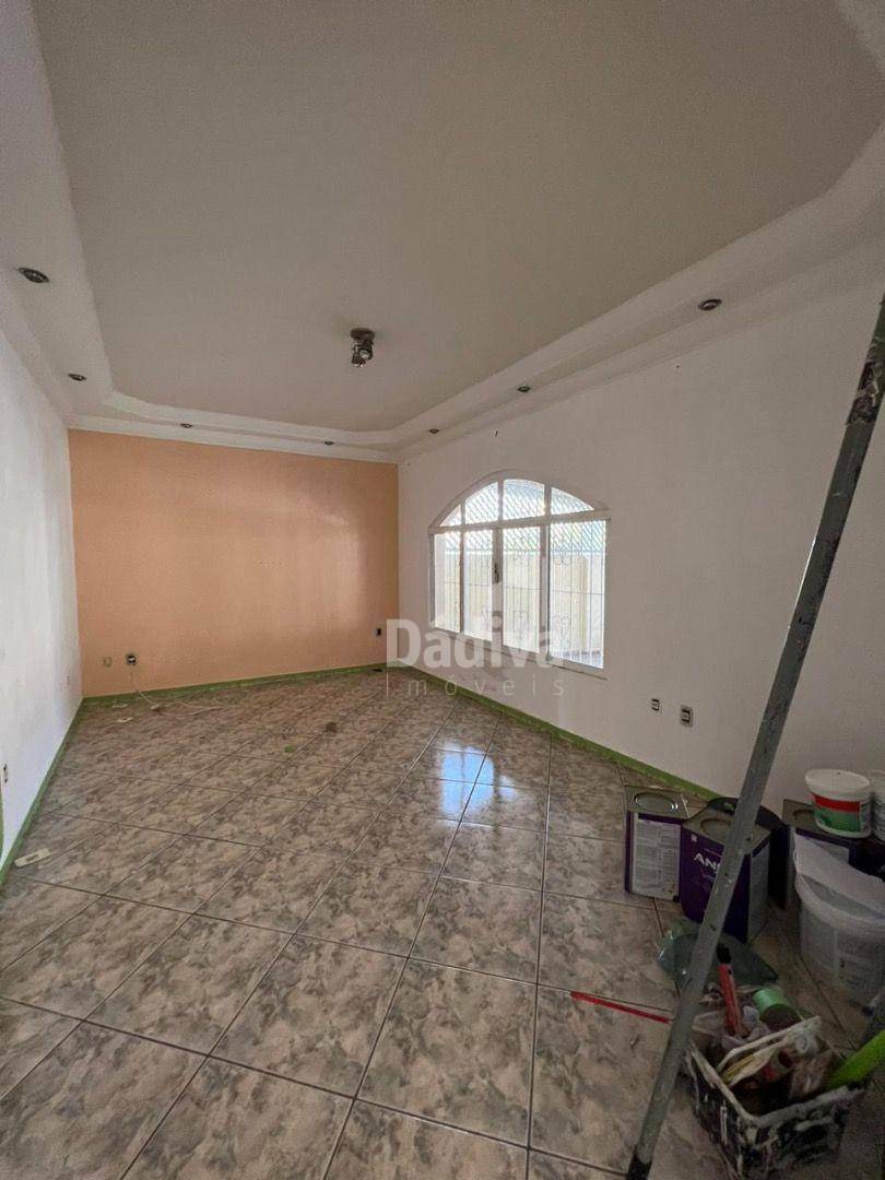 Casa à venda e aluguel com 3 quartos, 230m² - Foto 4