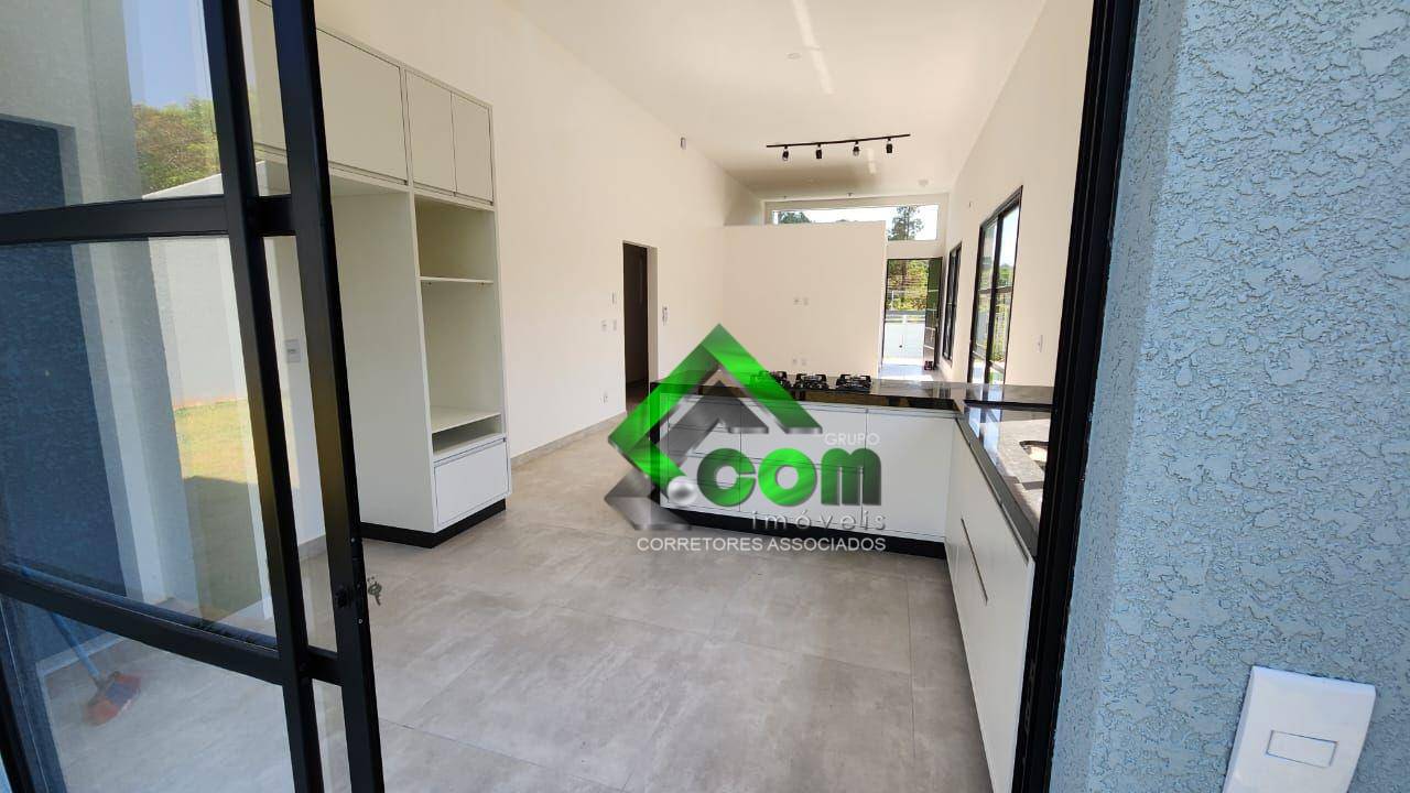 Casa para alugar com 3 quartos, 120m² - Foto 13