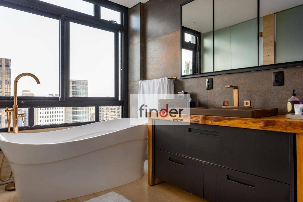 Apartamento à venda com 3 quartos, 220m² - Foto 18