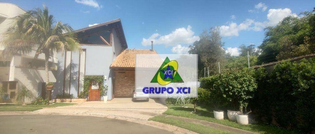 Casa de Condomínio à venda com 3 quartos, 221m² - Foto 2