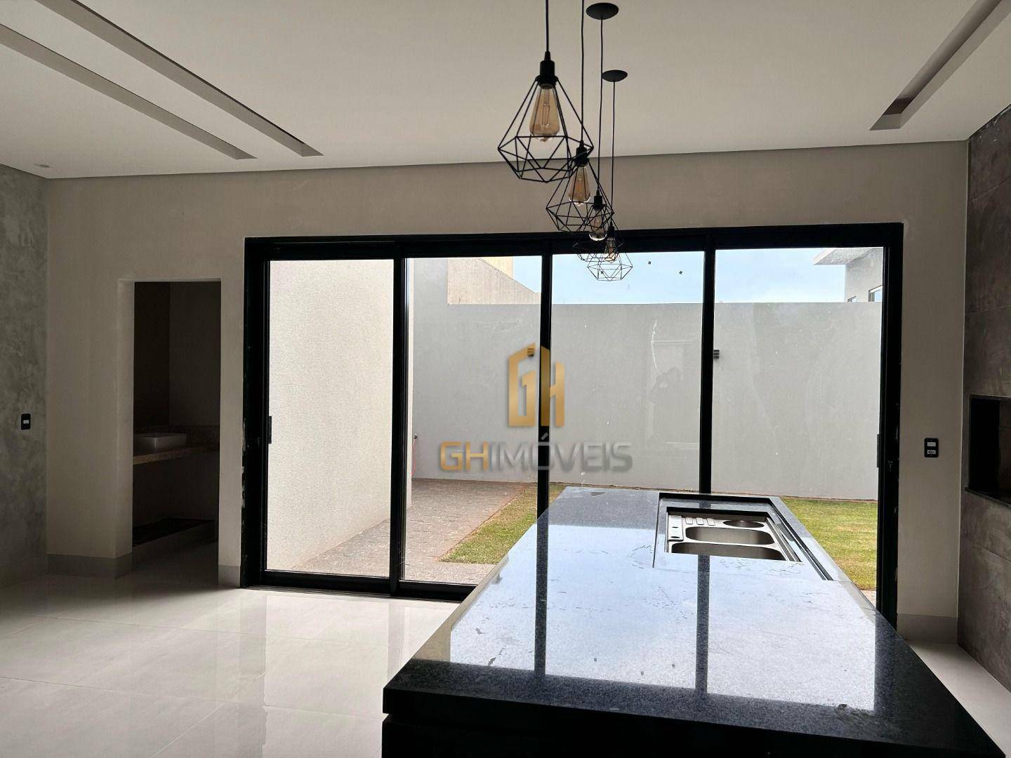 Casa à venda com 3 quartos, 170m² - Foto 2