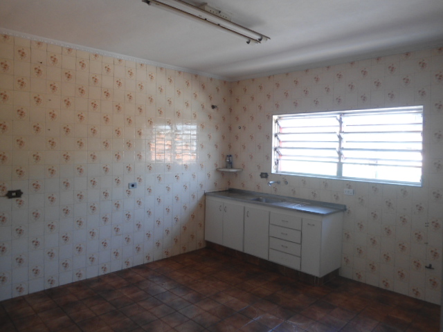 Casa para alugar com 2 quartos, 90m² - Foto 1