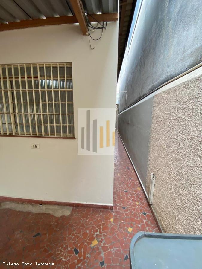 Casa à venda com 2 quartos, 500m² - Foto 22