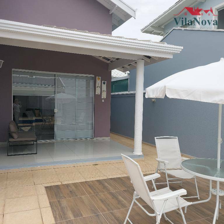 Casa de Condomínio à venda com 4 quartos, 305m² - Foto 10