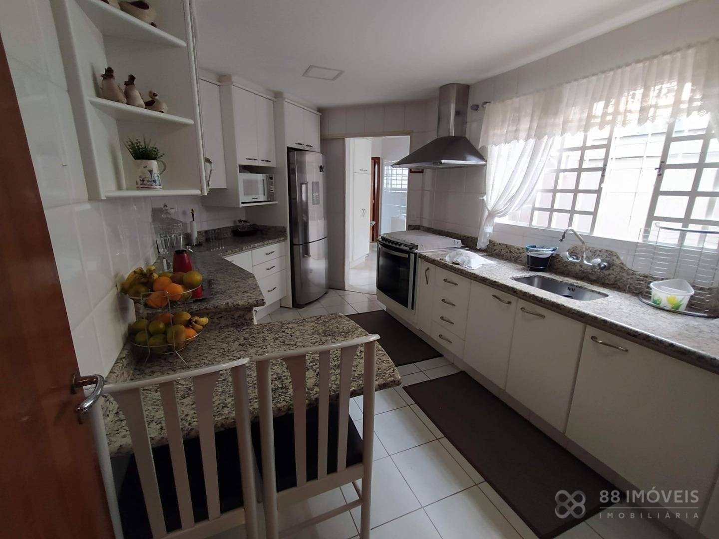 Sobrado à venda com 4 quartos, 250m² - Foto 10