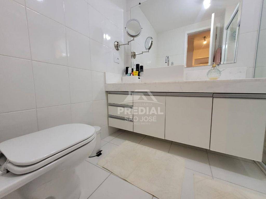 Apartamento à venda com 3 quartos, 142m² - Foto 18