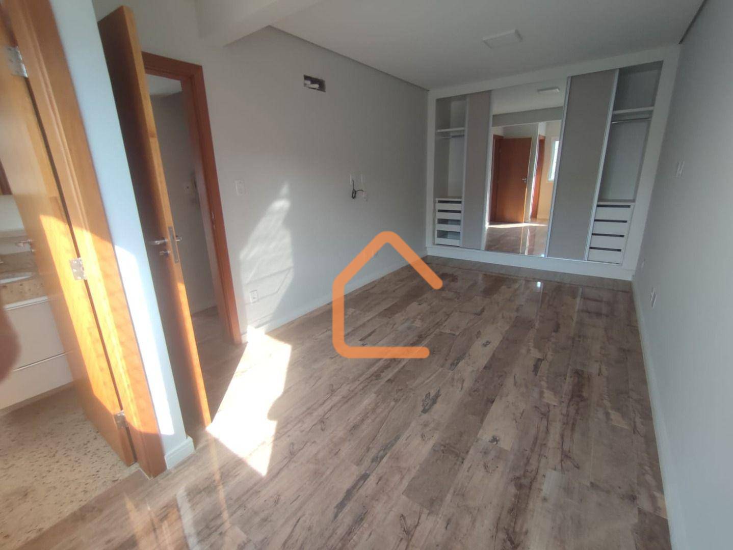 Apartamento à venda com 3 quartos, 110m² - Foto 1