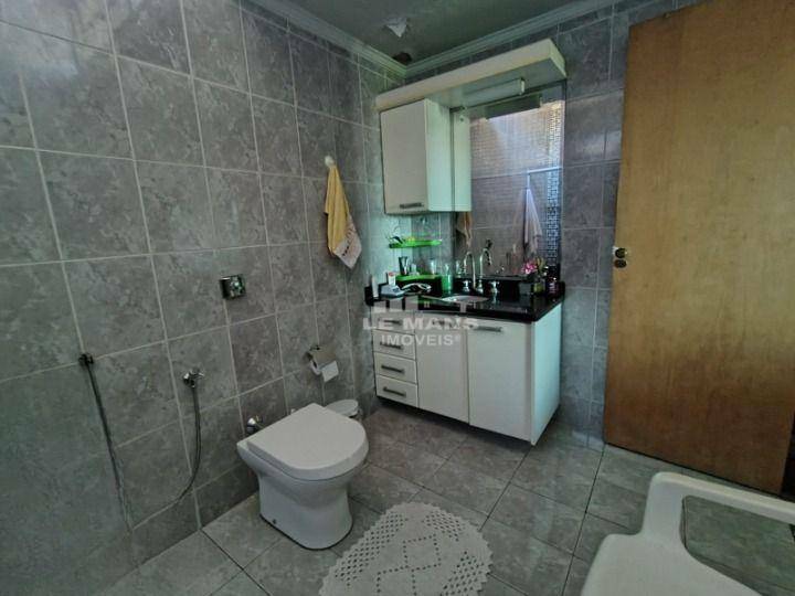 Casa à venda com 6 quartos, 296m² - Foto 15