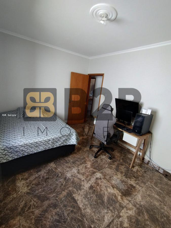 Casa à venda com 3 quartos, 195m² - Foto 14