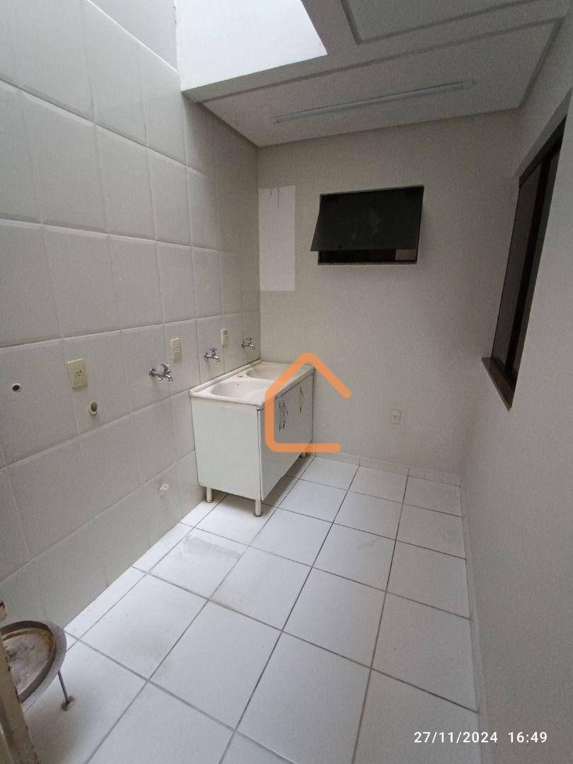 Apartamento para alugar com 3 quartos, 140m² - Foto 9