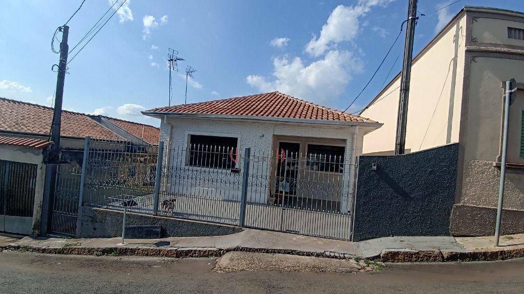 Casa à venda com 3 quartos, 211m² - Foto 2