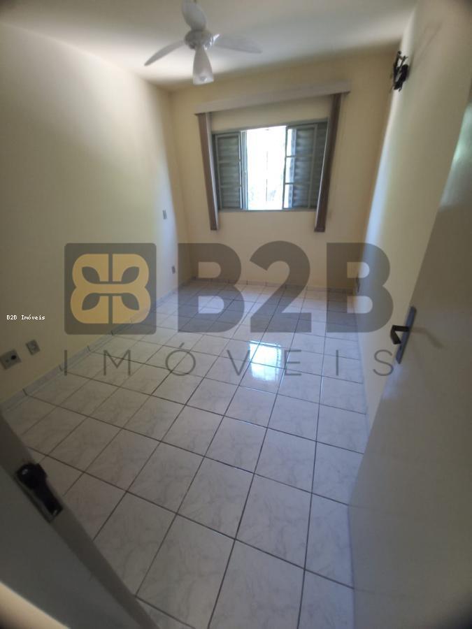 Apartamento à venda com 2 quartos, 55m² - Foto 11