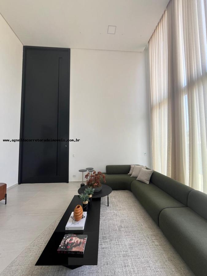 Casa de Condomínio à venda com 4 quartos, 376m² - Foto 18