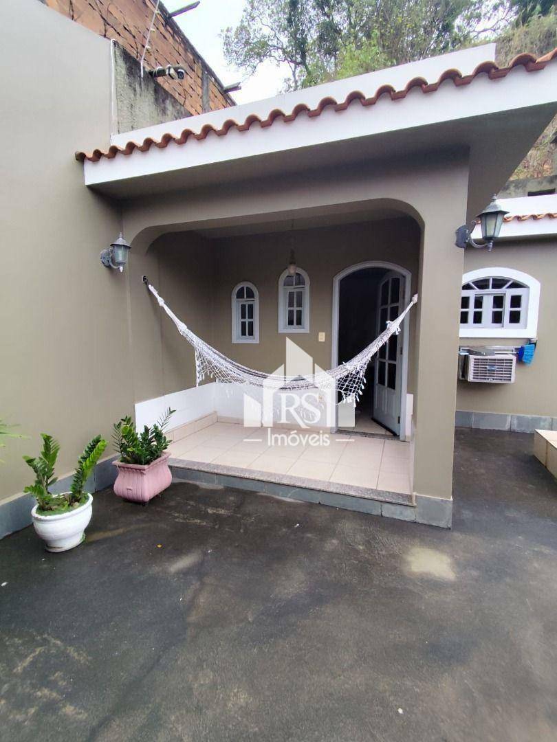 Casa à venda com 3 quartos, 250m² - Foto 5