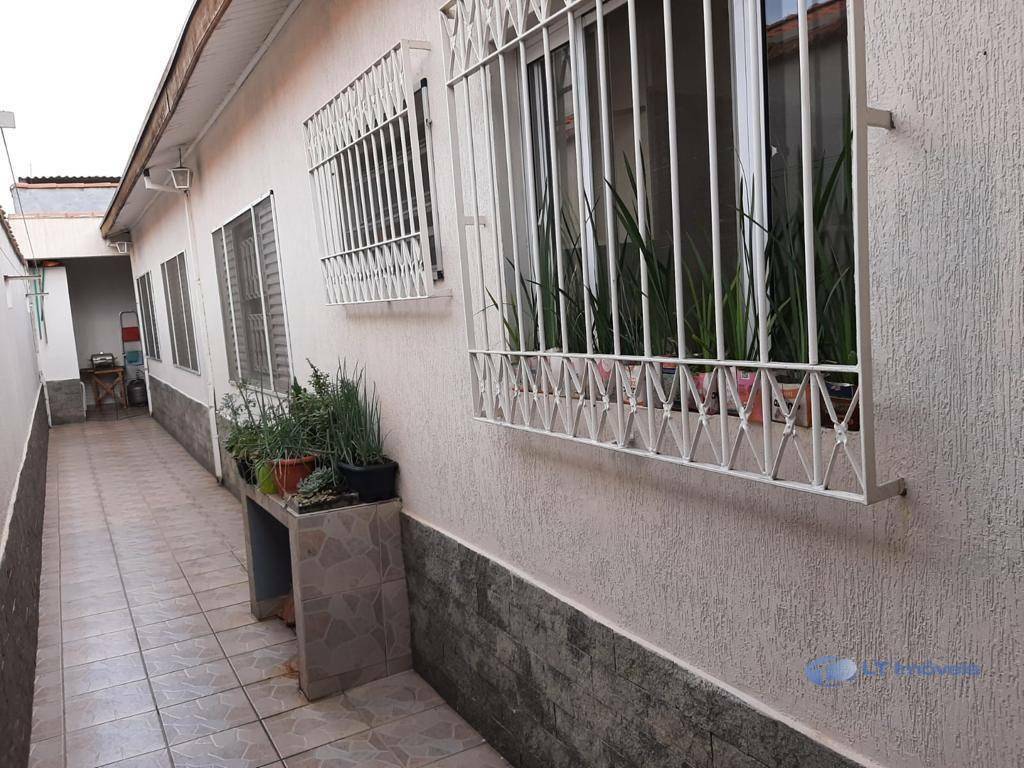 Casa à venda com 3 quartos, 101m² - Foto 4