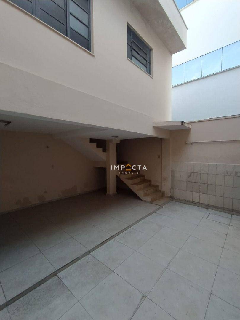 Casa à venda com 2 quartos, 200m² - Foto 4