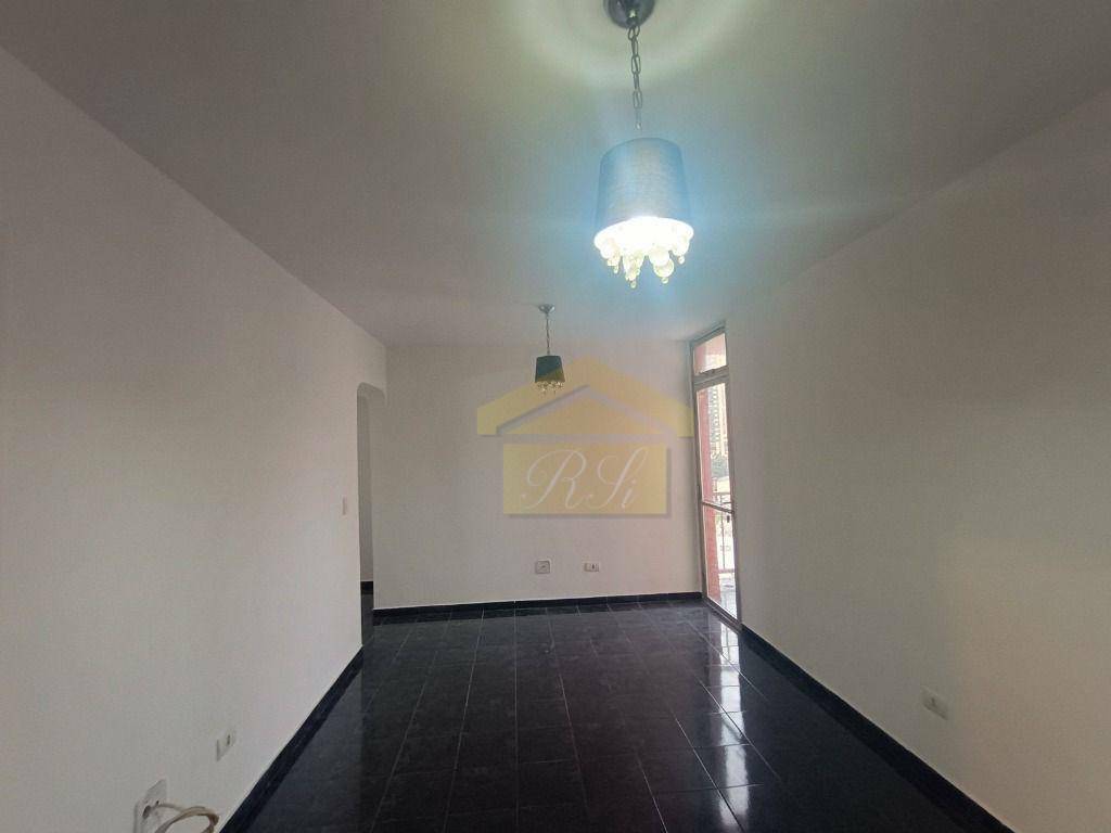 Apartamento à venda com 3 quartos, 66m² - Foto 2