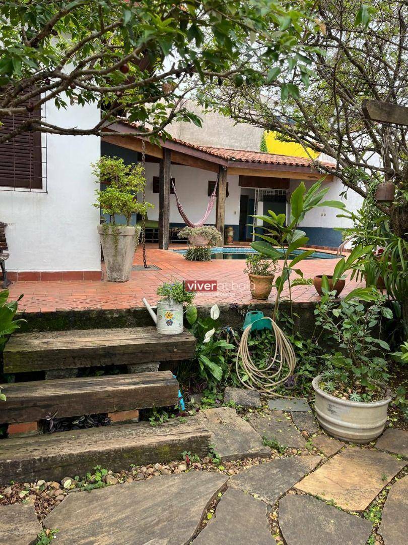 Casa para alugar com 3 quartos, 335m² - Foto 14